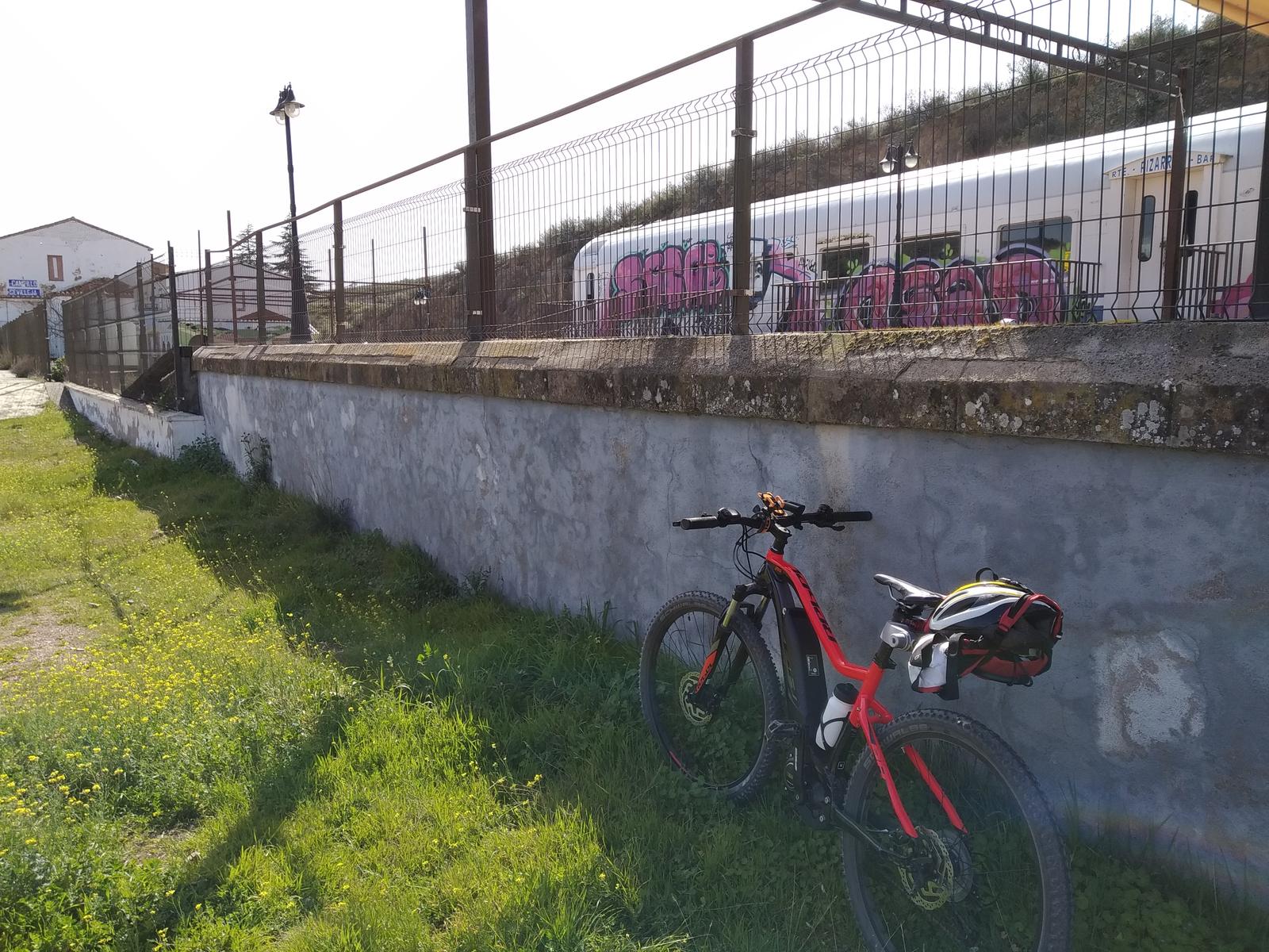 Alquiler bicicletas eléctricas en la Vía verde de la Jara